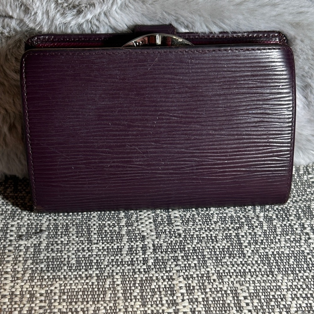 364. Louis Vuitton Portefeuille Viennois wallet in purple Epi - Picture 3 of 15
